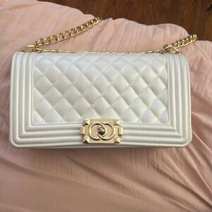 White bag crossbody